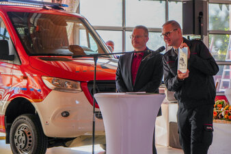 Durch den Landkreis Mittelsachsen wurde zum Feuerwehrfest ein neuer Erkundungswagen übergeben. Foto: Stadtverwaltung Flöha/ HD