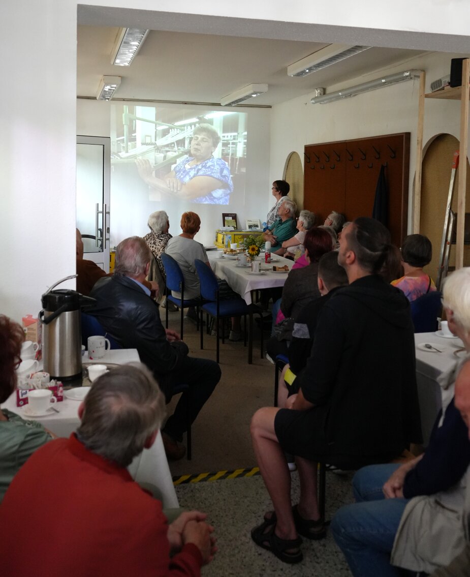 Kein freier Sitzplatz mehr am Samstag zum Baumwollplausch mit Videovorführung. Foto: Stadtverwaltung Flöha