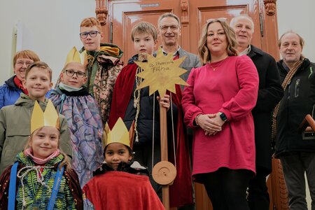 Die Sternsinger besuchten am 16. Januar die Stadtverwaltung Flöha und brachten ihren Segen. Foto: Stadtverwaltung Flöha/ Erik Frank Hoffmann