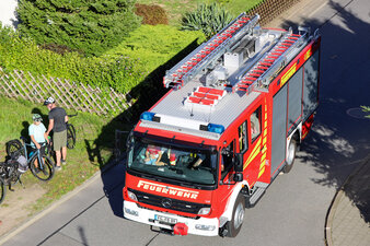 Die Feuerwehr Flöha bot für die Besucher Mitfahrten im Feuerwehrauto an, welche sehr gut angenommen wurden. Foto: Stadtverwaltung Flöha/ Erik Frank Hoffmann 